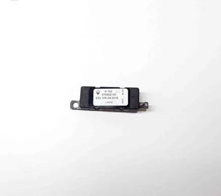 Maserati Ghibli Aerial antenna amplifier 670002130 10R040019
