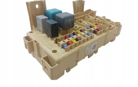 Toyota Avensis T250 Other control units/modules 82641-CA010-F