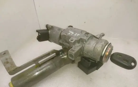 Toyota Avensis T250 Ignition lock N0501517 4528005070