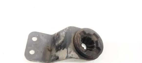 Nissan Qashqai Radiator mount bracket