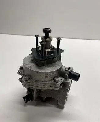 BMW 5 F10 F11 Vacuum pump 8618897 11668618897