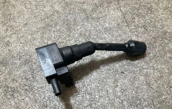 Ford Fiesta High voltage ignition coil CM5G12A366CB 6520 D5E1C