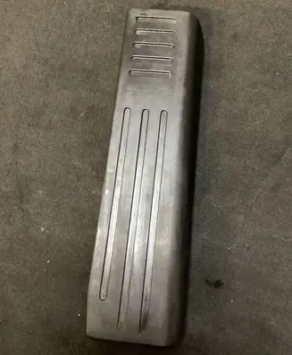 Tesla Model S Foot rest pad/dead pedal 600596800C