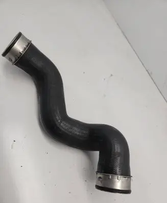 Volkswagen PASSAT B5.5 Intercooler hose/pipe 3B0145834N