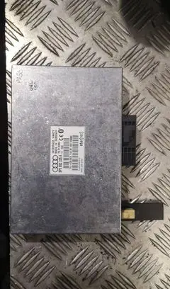 Audi A4 S4 B6 8E 8H Bluetooth control unit module 8p0862335a