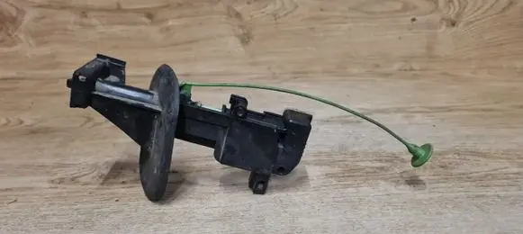 Volvo XC70 Fuel tank cap lock motor 31265361