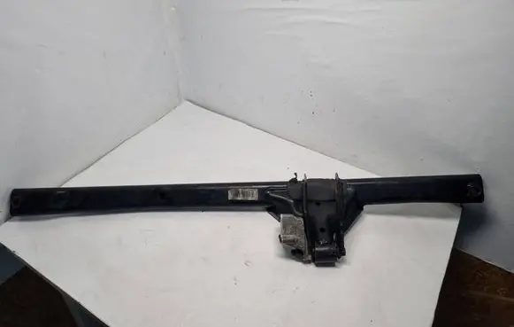 Volvo V70 Engine mounting bracket 30671357 2811050929