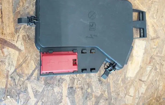Mercedes-Benz Vito Viano W447 Fuse box cover A4475400082
