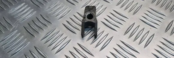 Volkswagen PASSAT B5 Fuel Injector clamp holder