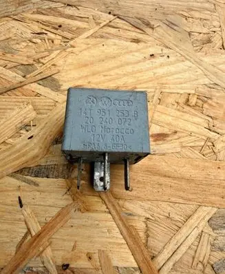Volkswagen Eos Other relay 141951253B