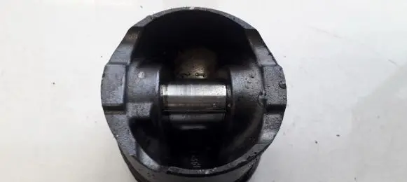 Peugeot 406 Piston 15217