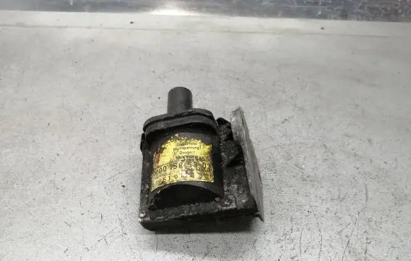 Mercedes-Benz 190 W201 High voltage ignition coil 0001585303
