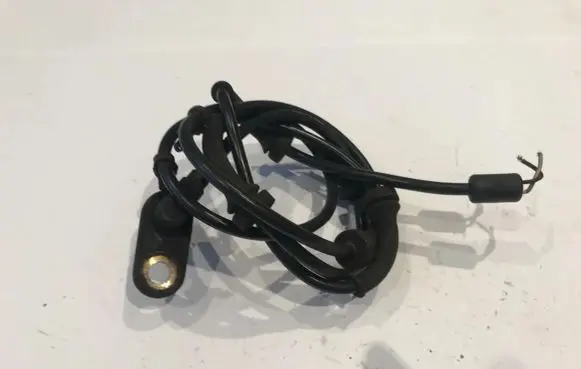 Nissan Primera ABS brake wheel speed sensor 47911av700
