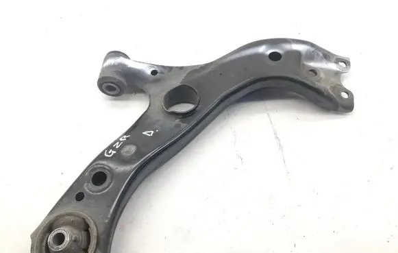 Toyota C-HR I Front lower control arm/wishbone 