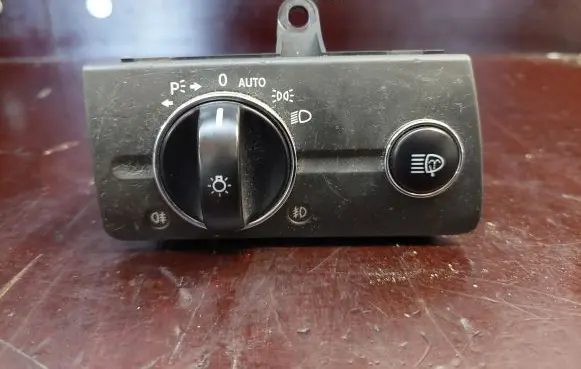 Mercedes-Benz E W211 Light switch 2115450104 04056000 7241Q04