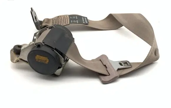 Rear seatbelt