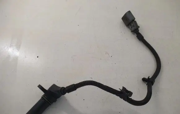 Volkswagen Transporter - Caravelle T5 Crankshaft position sensor 9805940