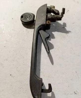 Volkswagen Golf III Front door interior handle 321145