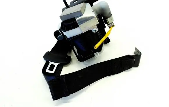 Rear seatbelt