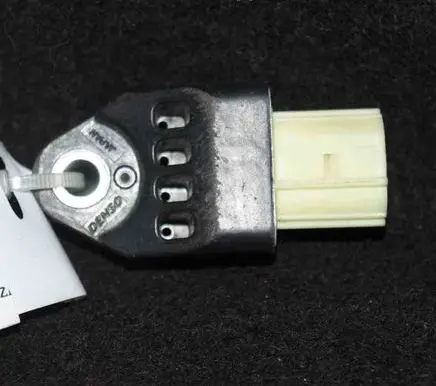 Toyota RAV 4 (XA30) Airbag deployment crash/impact sensor 8983142010