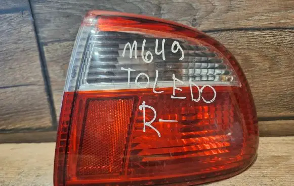 Seat Toledo II (1M) Rear/tail lights 1M5945257
