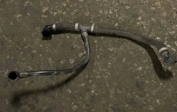 BMW 4 F36 Gran coupe Engine coolant pipe/hose 8375796