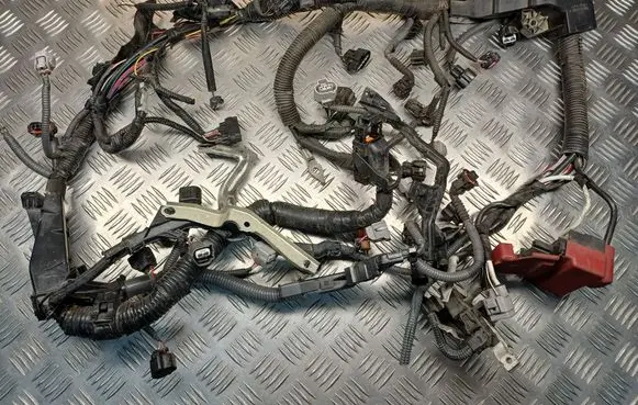 Toyota Yaris Engine installation wiring loom 821210DF00 8281552190