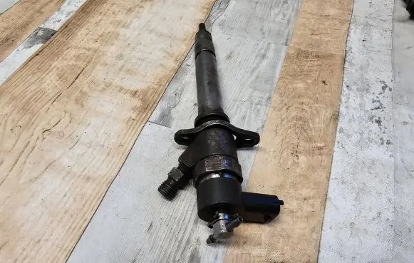 Fuel injector
