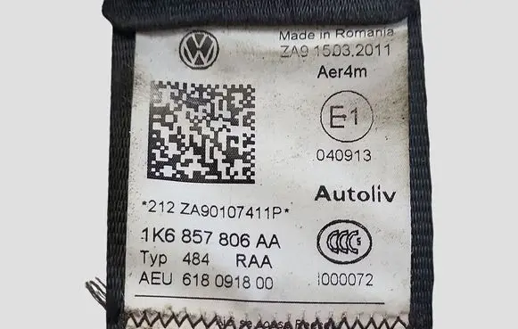 Volkswagen Golf VI Rear seatbelt 1K6857806AA 618019000