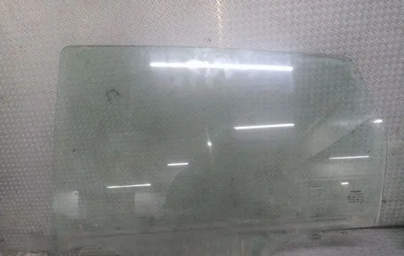 Nissan Qashqai Rear door window glass