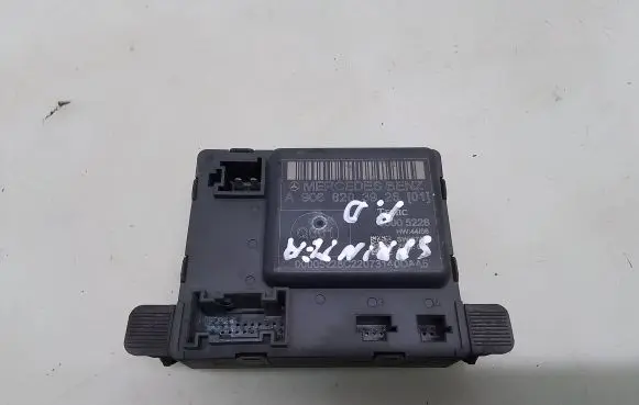 Mercedes-Benz Sprinter W906 Door control unit/module A9068203926