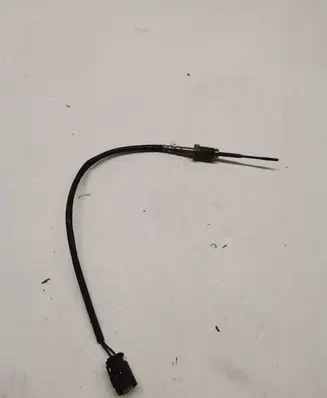 BMW 7 G11 G12 Exhaust gas temperature sensor 8589813