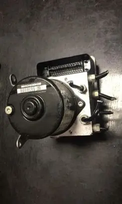 BMW 1 E82 E88 ABS Pump 6791521 6787837