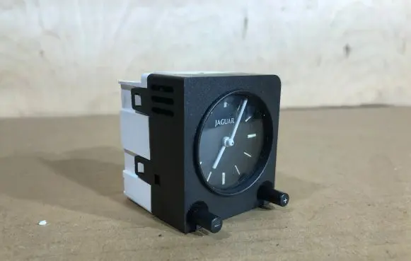 Jaguar XJ X308 Clock LNC4315AC LNC5180AA