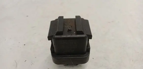 Toyota Avensis T250 Glow plug pre-heat relay 2861067010 1567000671