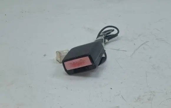 Peugeot 607 Front seatbelt buckle 