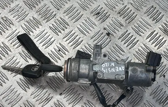 Toyota Avensis T250 Ignition lock 736661A 13972002 05237