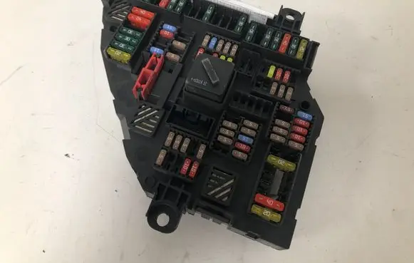 BMW 5 F10 F11 Fuse module 926492301