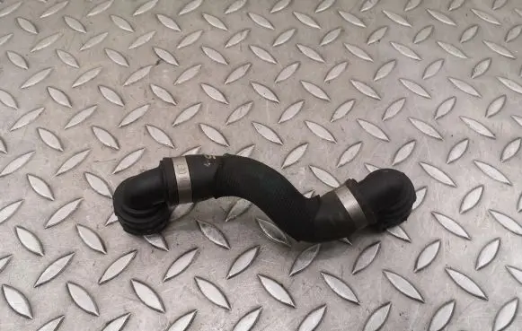 BMW 5 G30 G31 Engine coolant pipe/hose