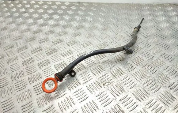 Volkswagen Tiguan Oil level dip stick 