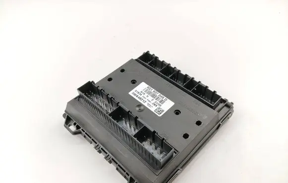 Skoda Fabia Mk1 (6Y) Comfort/convenience module 6Q1937049D