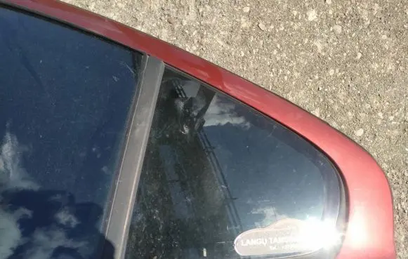 Volvo S60 Rear vent window glass 