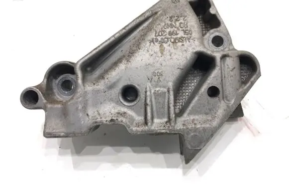 Skoda Superb B8 (3V) Engine mounting bracket 05L199207