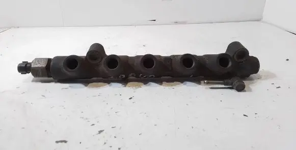 Toyota Avensis T220 Fuel main line pipe