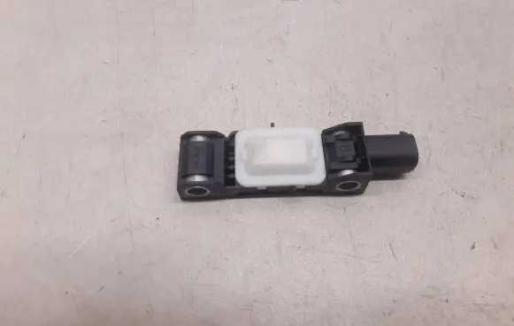 Chrysler 300 - 300C Airbag deployment crash/impact sensor 04671779AC 0975303865 050607