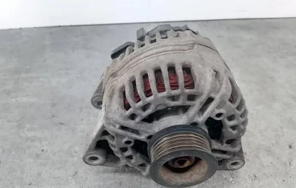 Opel Meriva A Generator/alternator 55556068