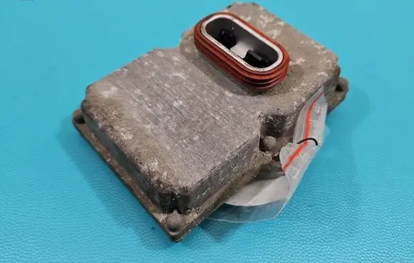 Mercedes-Benz E W211 Headlight ballast module Xenon 5DF00827900 IMPRK1446940
