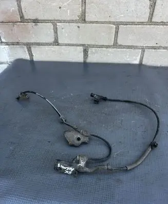 Toyota Avensis T270 Front ABS sensor wiring 8954302061