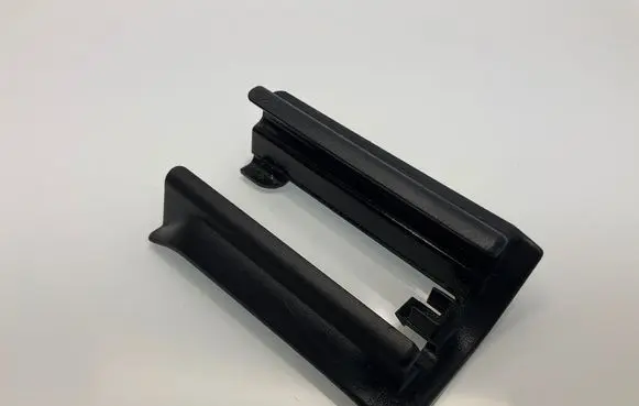 Mercedes-Benz E W211 Front passenger seat rail trim 2119193320 77020007 A2119193320
