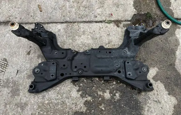 Ford Escape IV Front axle beam LX615019A
